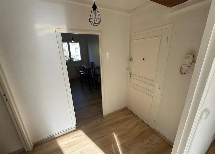 Grand Lumineux Apartment *