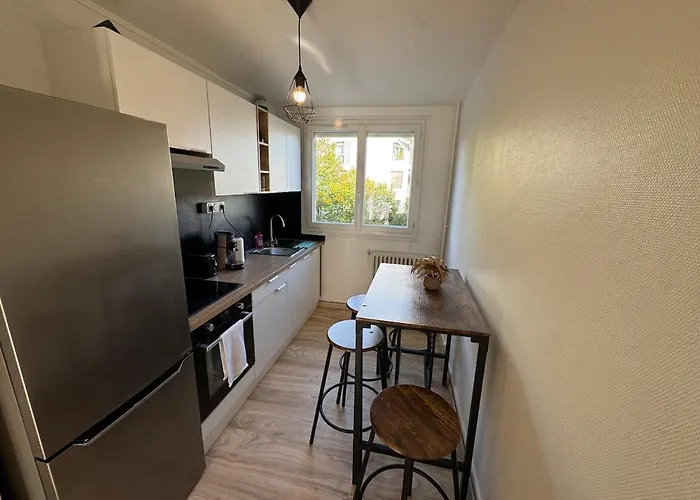 Grand Lumineux Apartment *